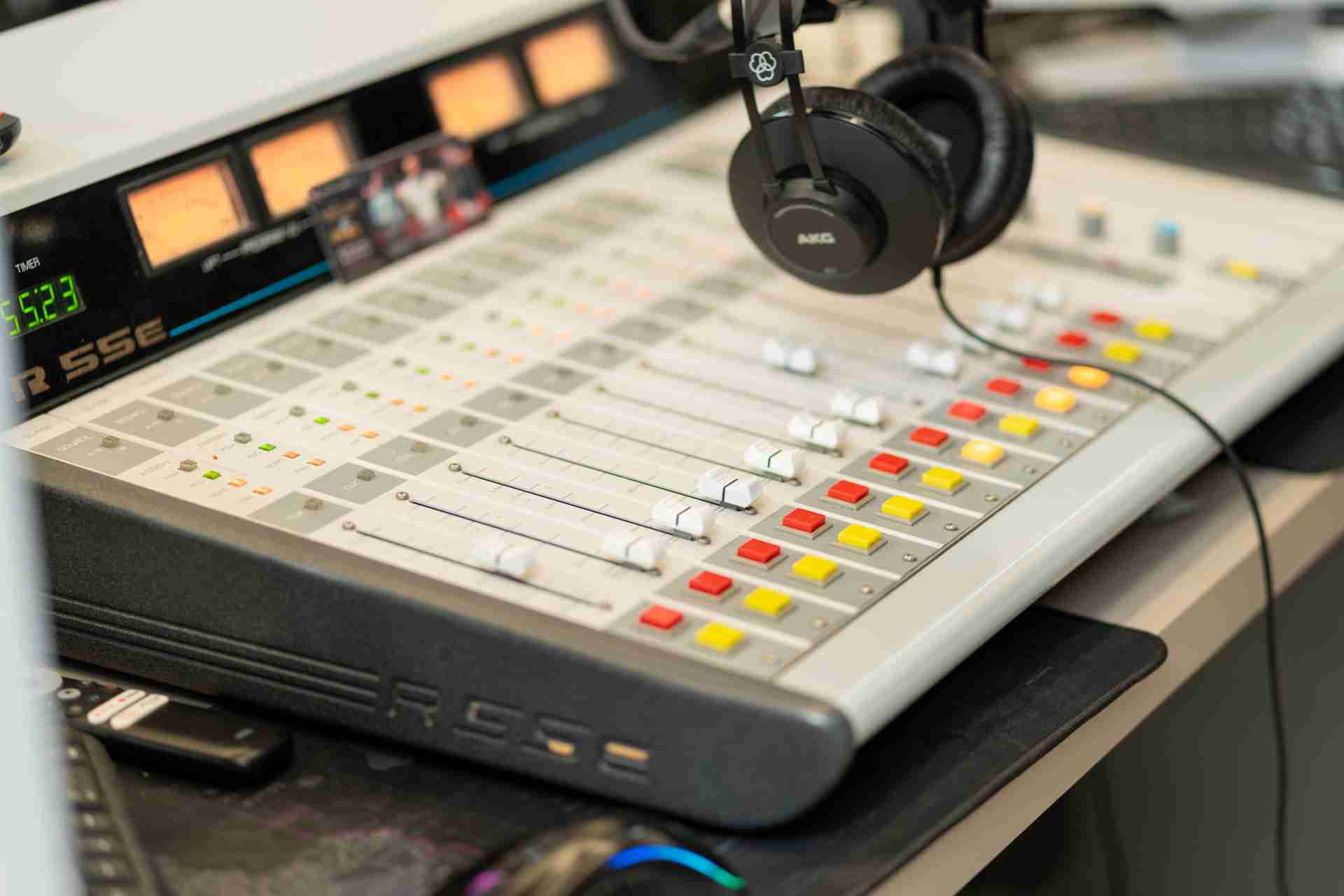 Hits 92.1 Radio Station