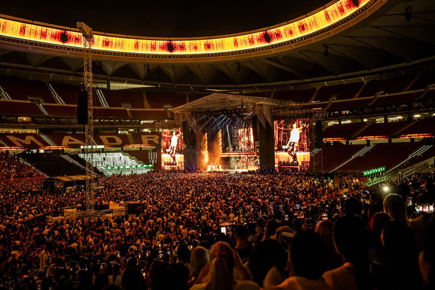 Concierto de Romeo Santos en el Metropolitano de Madrid a casa llena